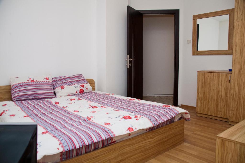 Burgas Rooms And Studios Екстер'єр фото