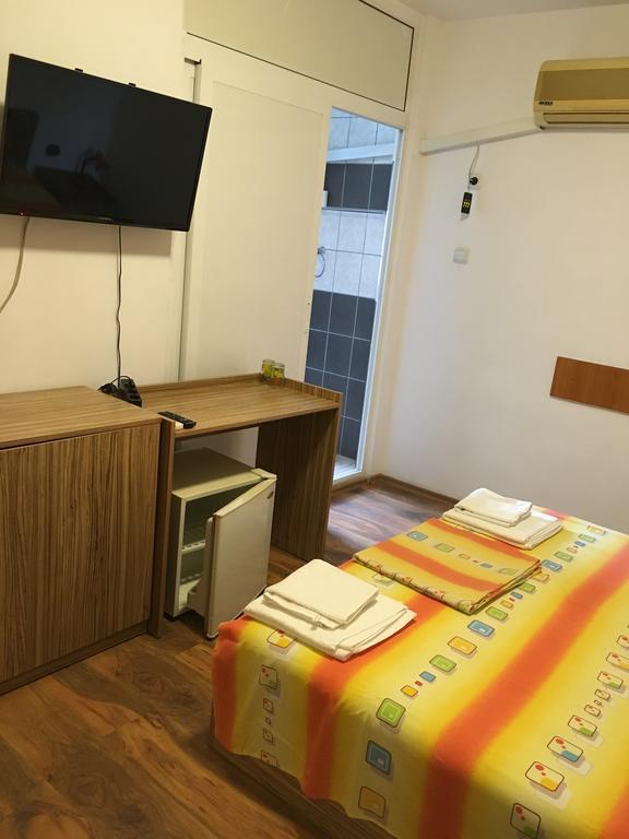 Burgas Rooms And Studios Екстер'єр фото